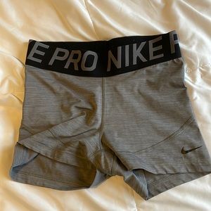 Nike pros! Size S, worn but still in great condition!